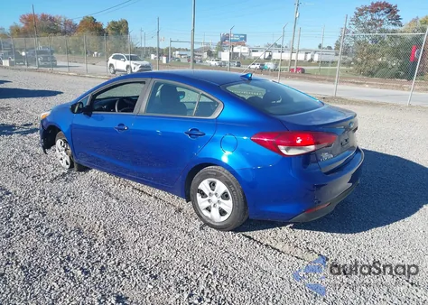 2017 Kia Forte Lx z USA, uszkodzony, nr VIN 3KPFL4A72HE086306